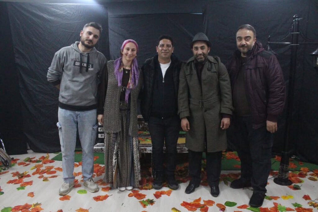 Sanal Yaşam ile Sahnedeydik