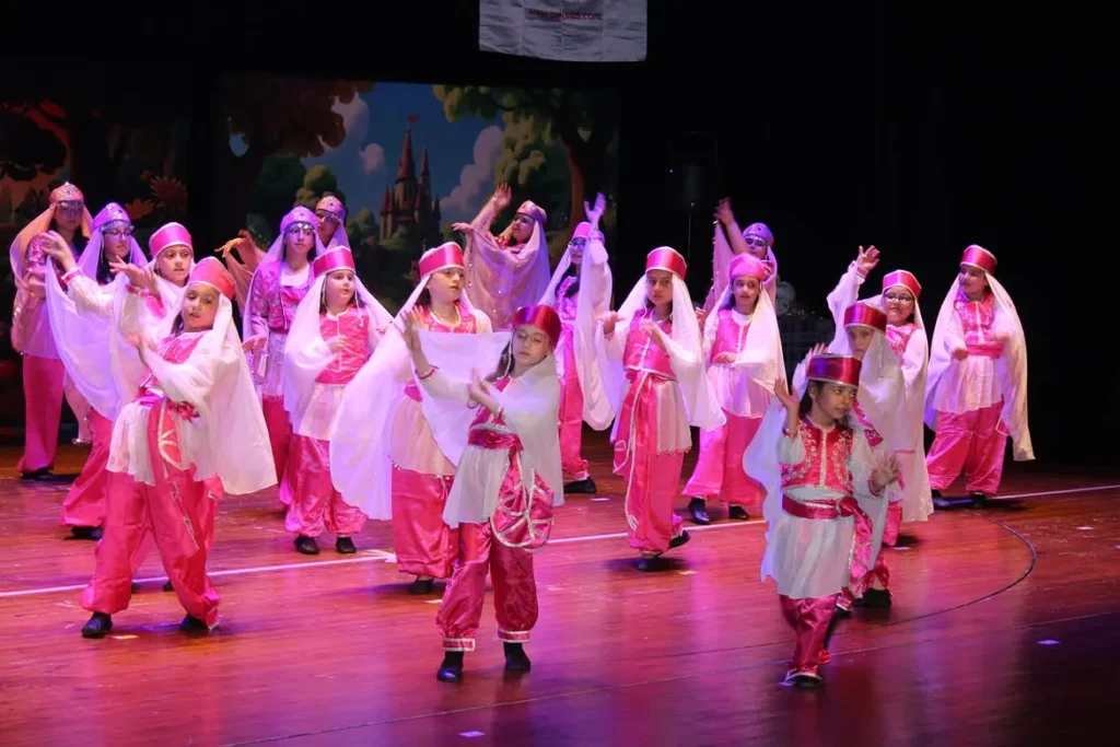 Aladdin'in Sihirli Lambası Modern Dans Müzikali